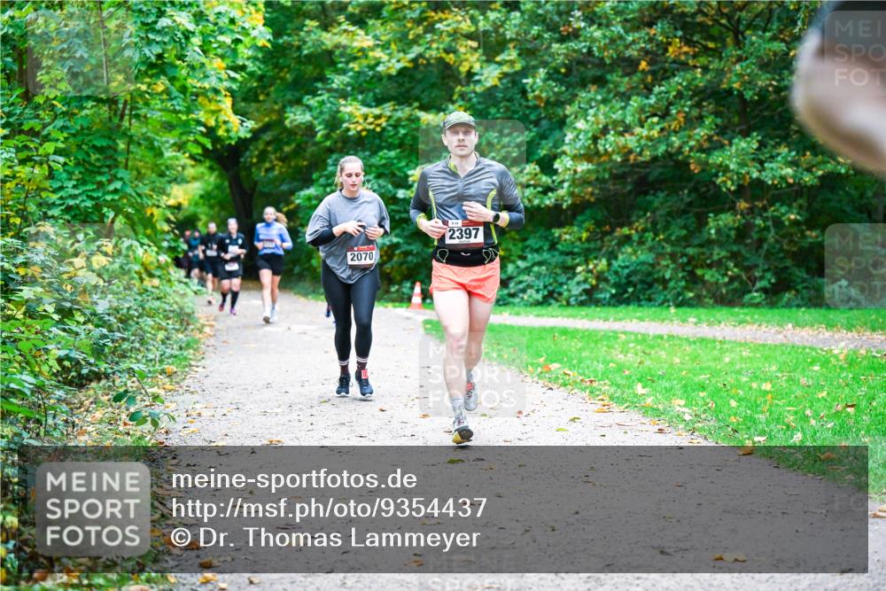 12.10.2025 - Bramfelder Halbmarathon 2025 Dr. Thomas Lammeyer http://msf.ph/oto/9354437 12.10.2025 10:50:15 Laufen 2070, 2397 meine-sportfotos.de