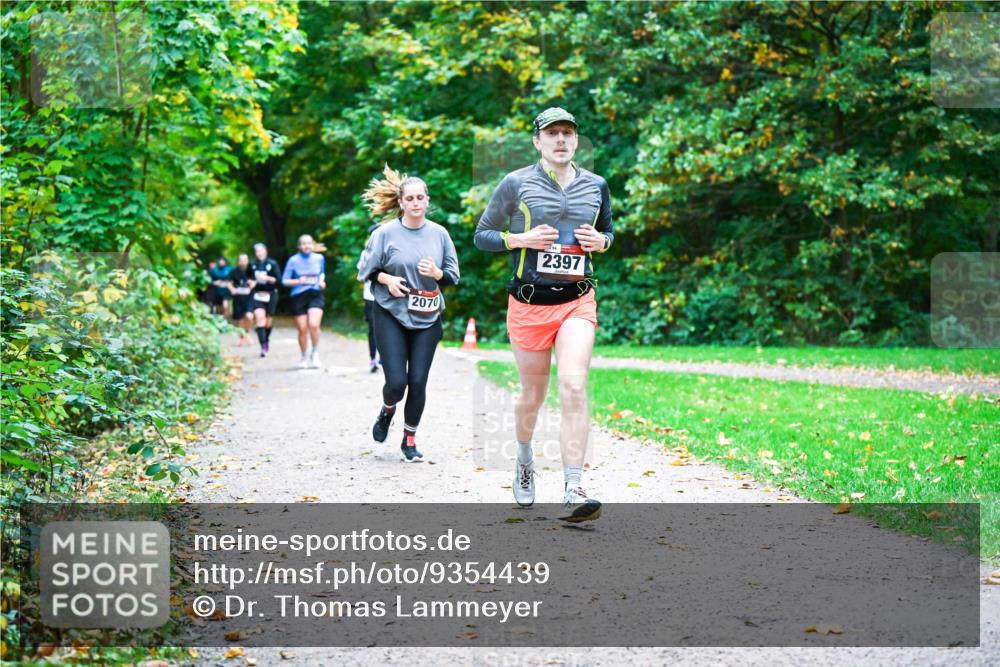12.10.2025 - Bramfelder Halbmarathon 2025 Dr. Thomas Lammeyer http://msf.ph/oto/9354439 12.10.2025 10:50:16 Laufen 2070, 2397 meine-sportfotos.de