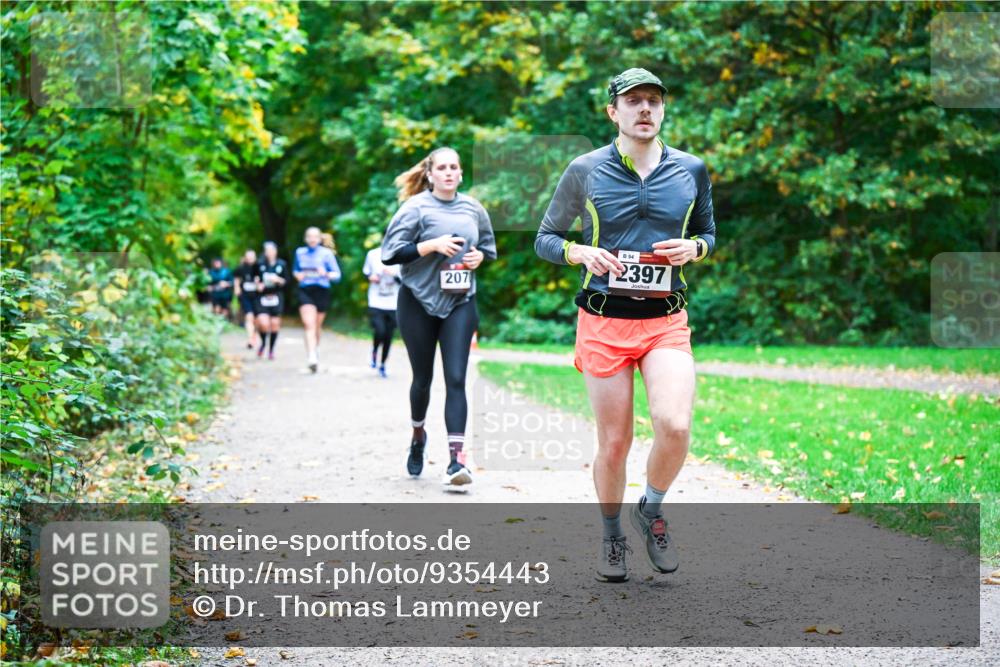 12.10.2025 - Bramfelder Halbmarathon 2025 Dr. Thomas Lammeyer http://msf.ph/oto/9354443 12.10.2025 10:50:16 Laufen 207, 94, 2397 meine-sportfotos.de
