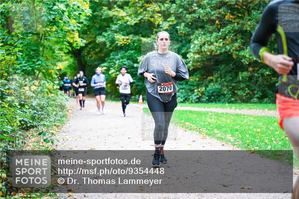 12.10.2025 - Bramfelder Halbmarathon 2025 Dr. Thomas Lammeyer http://msf.ph/oto/9354448 12.10.2025 10:50:17 Laufen 2070 meine-sportfotos.de
