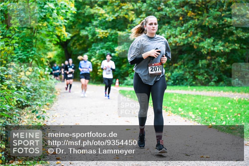12.10.2025 - Bramfelder Halbmarathon 2025 Dr. Thomas Lammeyer http://msf.ph/oto/9354450 12.10.2025 10:50:18 Laufen 2070 meine-sportfotos.de