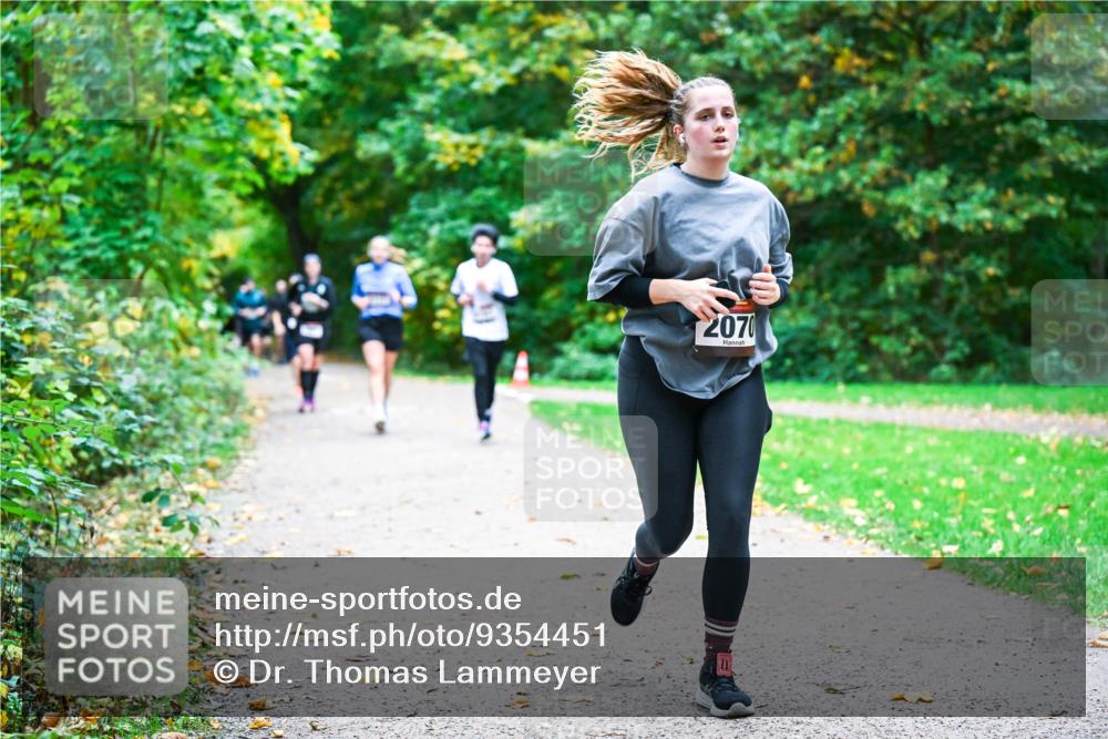 12.10.2025 - Bramfelder Halbmarathon 2025 Dr. Thomas Lammeyer http://msf.ph/oto/9354451 12.10.2025 10:50:18 Laufen 2070 meine-sportfotos.de