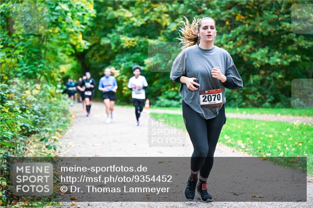 12.10.2025 - Bramfelder Halbmarathon 2025 Dr. Thomas Lammeyer http://msf.ph/oto/9354452 12.10.2025 10:50:18 Laufen 2070 meine-sportfotos.de