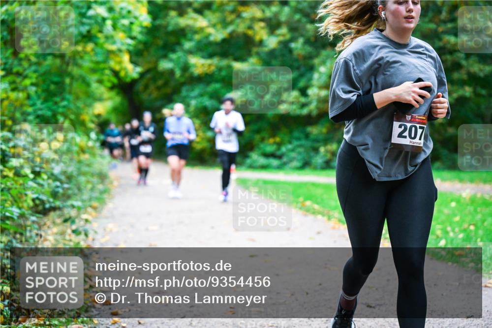12.10.2025 - Bramfelder Halbmarathon 2025 Dr. Thomas Lammeyer http://msf.ph/oto/9354456 12.10.2025 10:50:19 Laufen 34, 207 meine-sportfotos.de