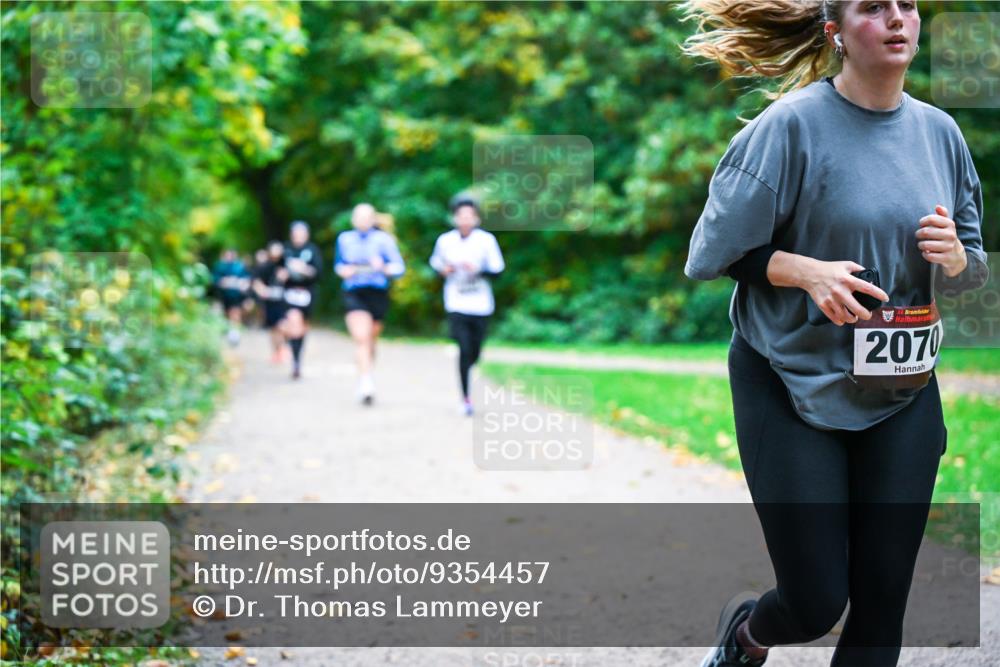 12.10.2025 - Bramfelder Halbmarathon 2025 Dr. Thomas Lammeyer http://msf.ph/oto/9354457 12.10.2025 10:50:19 Laufen 2070 meine-sportfotos.de