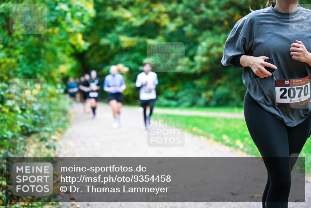 12.10.2025 - Bramfelder Halbmarathon 2025 Dr. Thomas Lammeyer http://msf.ph/oto/9354458 12.10.2025 10:50:19 Laufen 2070 meine-sportfotos.de