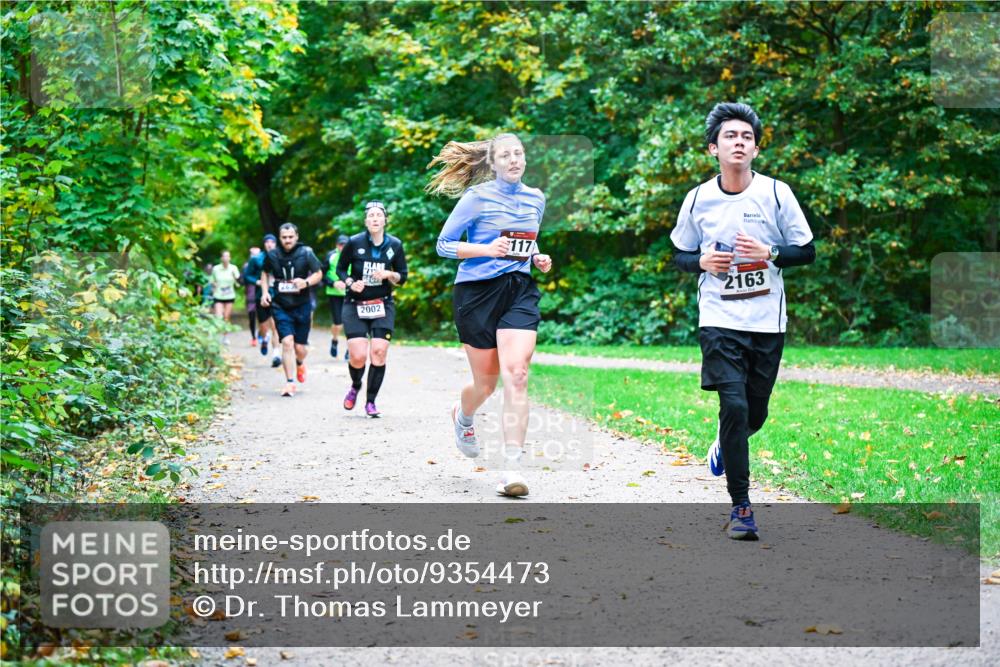 12.10.2025 - Bramfelder Halbmarathon 2025 Dr. Thomas Lammeyer http://msf.ph/oto/9354473 12.10.2025 10:50:21 Laufen 117, 2163, 2002 meine-sportfotos.de