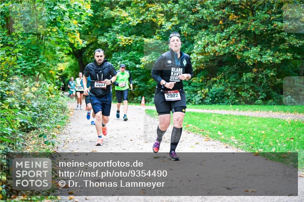 12.10.2025 - Bramfelder Halbmarathon 2025 Dr. Thomas Lammeyer http://msf.ph/oto/9354490 12.10.2025 10:50:24 Laufen 2657, 2002 meine-sportfotos.de