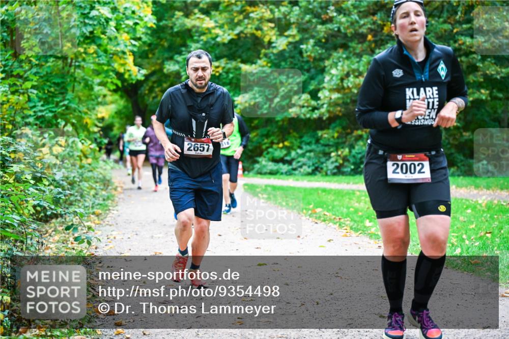 12.10.2025 - Bramfelder Halbmarathon 2025 Dr. Thomas Lammeyer http://msf.ph/oto/9354498 12.10.2025 10:50:26 Laufen 2657, 2002 meine-sportfotos.de