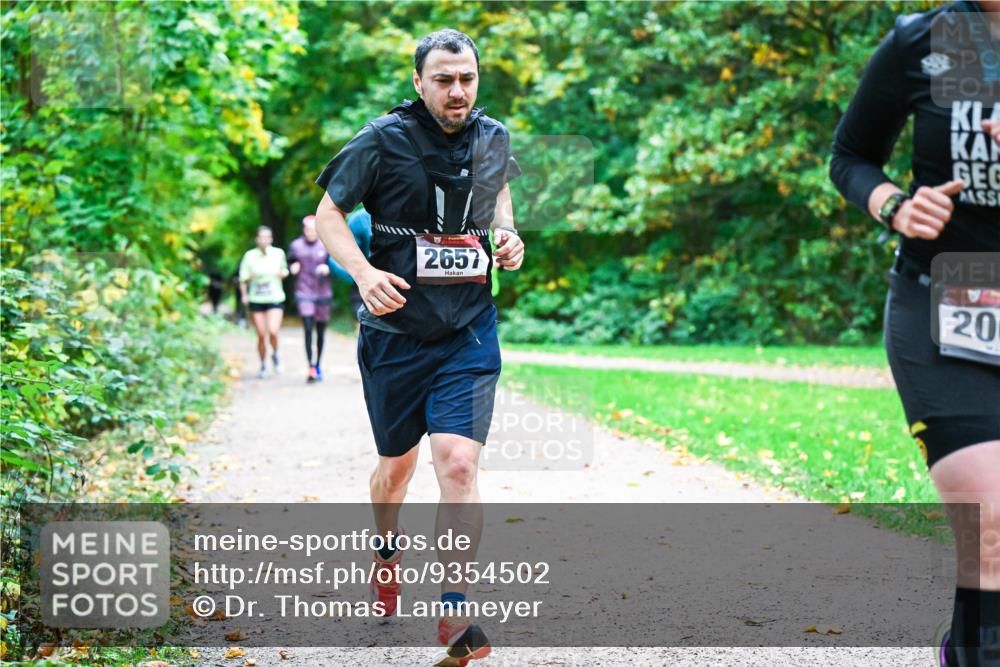 12.10.2025 - Bramfelder Halbmarathon 2025 Dr. Thomas Lammeyer http://msf.ph/oto/9354502 12.10.2025 10:50:26 Laufen 2657, 20 meine-sportfotos.de