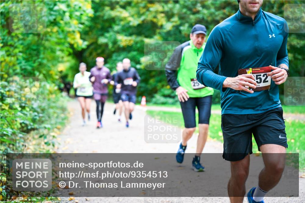 12.10.2025 - Bramfelder Halbmarathon 2025 Dr. Thomas Lammeyer http://msf.ph/oto/9354513 12.10.2025 10:50:28 Laufen 25, 52 meine-sportfotos.de