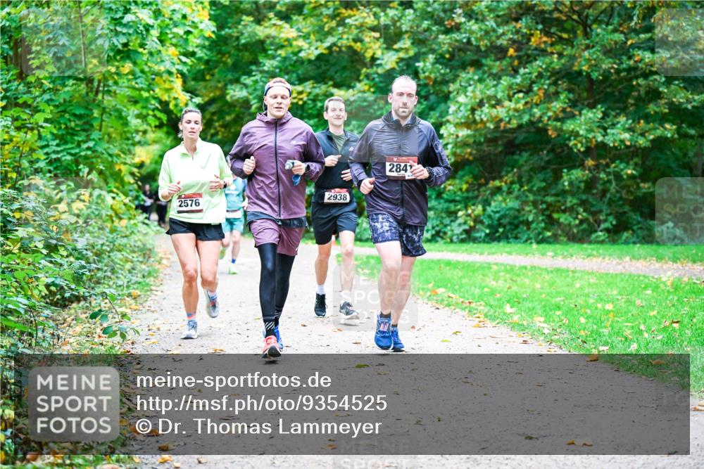 12.10.2025 - Bramfelder Halbmarathon 2025 Dr. Thomas Lammeyer http://msf.ph/oto/9354525 12.10.2025 10:50:30 Laufen 2576, 2938, 284 meine-sportfotos.de