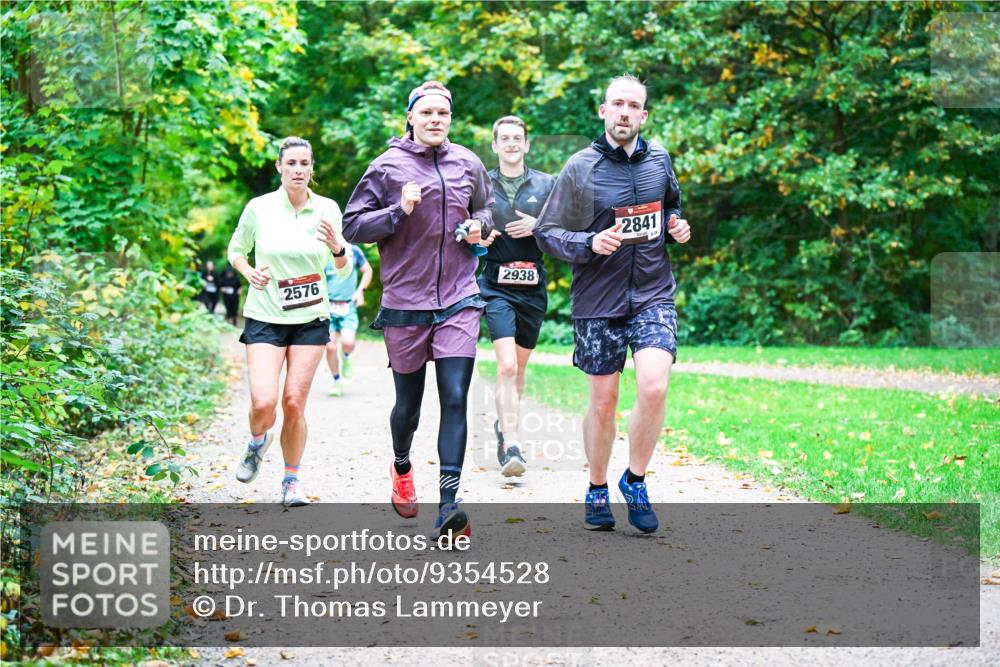 12.10.2025 - Bramfelder Halbmarathon 2025 Dr. Thomas Lammeyer http://msf.ph/oto/9354528 12.10.2025 10:50:31 Laufen 2576, 2938, 2841 meine-sportfotos.de
