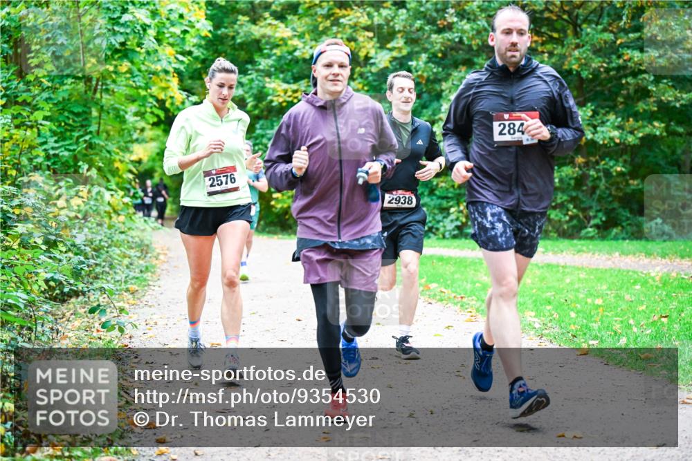 12.10.2025 - Bramfelder Halbmarathon 2025 Dr. Thomas Lammeyer http://msf.ph/oto/9354530 12.10.2025 10:50:31 Laufen 2576, 2938, 284 meine-sportfotos.de