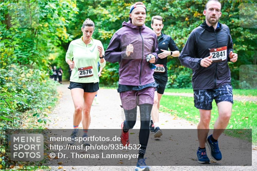 12.10.2025 - Bramfelder Halbmarathon 2025 Dr. Thomas Lammeyer http://msf.ph/oto/9354532 12.10.2025 10:50:32 Laufen 2576, 2841, 938 meine-sportfotos.de