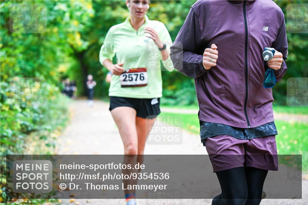12.10.2025 - Bramfelder Halbmarathon 2025 Dr. Thomas Lammeyer http://msf.ph/oto/9354536 12.10.2025 10:50:32 Laufen 2576 meine-sportfotos.de