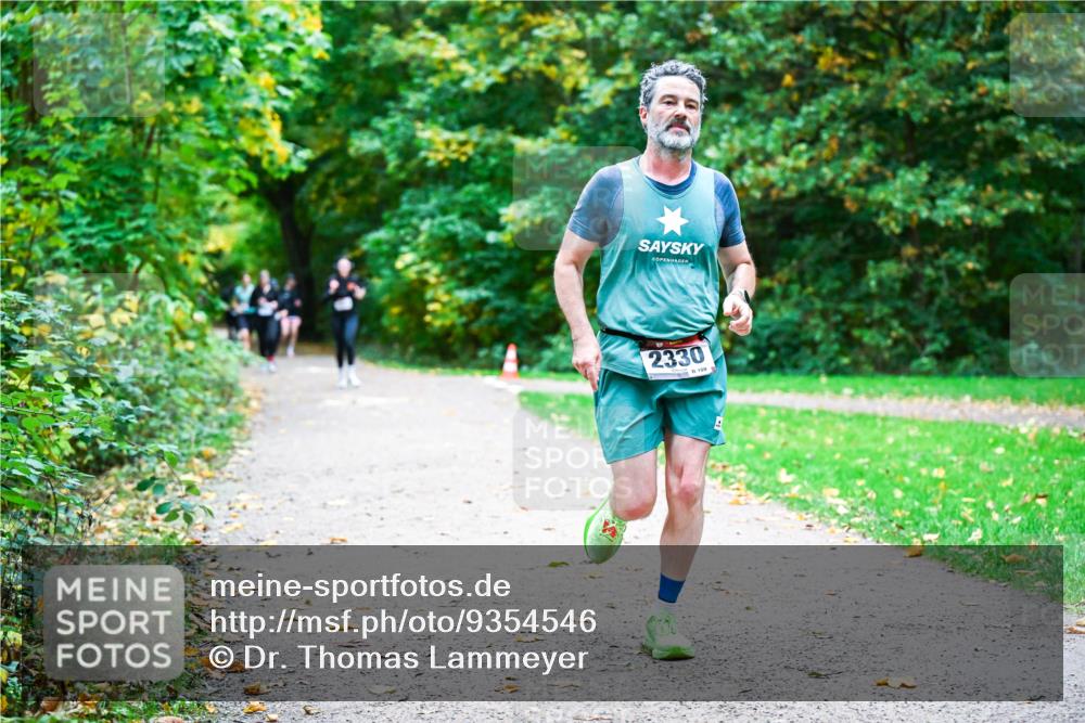 12.10.2025 - Bramfelder Halbmarathon 2025 Dr. Thomas Lammeyer http://msf.ph/oto/9354546 12.10.2025 10:50:35 Laufen 2330, 109 meine-sportfotos.de