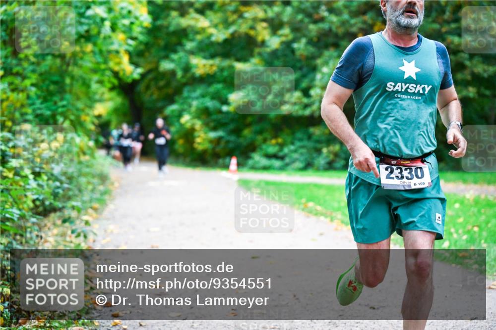 12.10.2025 - Bramfelder Halbmarathon 2025 Dr. Thomas Lammeyer http://msf.ph/oto/9354551 12.10.2025 10:50:35 Laufen 2330, 109 meine-sportfotos.de