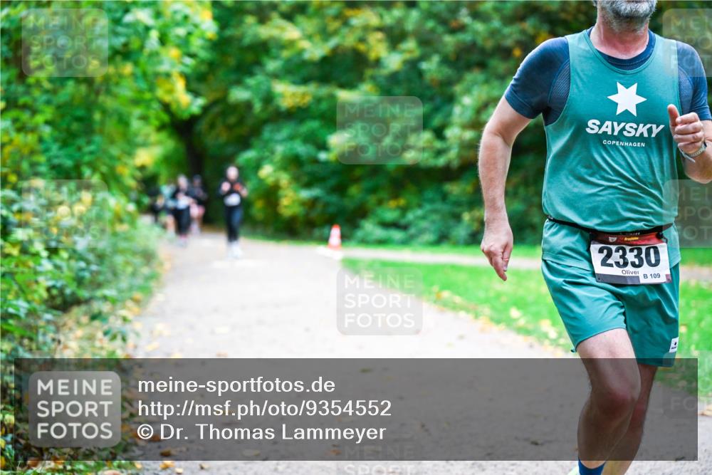 12.10.2025 - Bramfelder Halbmarathon 2025 Dr. Thomas Lammeyer http://msf.ph/oto/9354552 12.10.2025 10:50:36 Laufen 2330, 109 meine-sportfotos.de