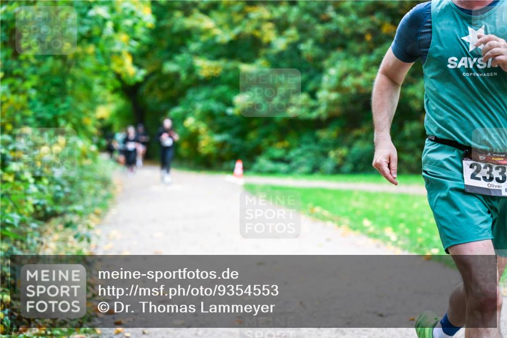 12.10.2025 - Bramfelder Halbmarathon 2025 Dr. Thomas Lammeyer http://msf.ph/oto/9354553 12.10.2025 10:50:36 Laufen 11, 233 meine-sportfotos.de