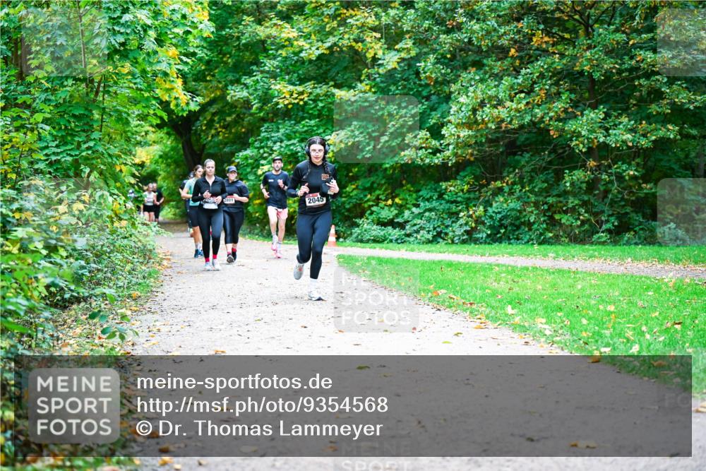 12.10.2025 - Bramfelder Halbmarathon 2025 Dr. Thomas Lammeyer http://msf.ph/oto/9354568 12.10.2025 10:50:40 Laufen 2045 meine-sportfotos.de