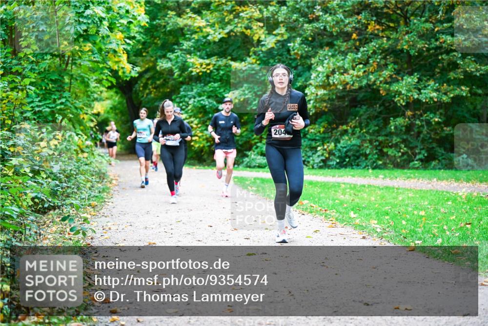 12.10.2025 - Bramfelder Halbmarathon 2025 Dr. Thomas Lammeyer http://msf.ph/oto/9354574 12.10.2025 10:50:43 Laufen 205, 204 meine-sportfotos.de