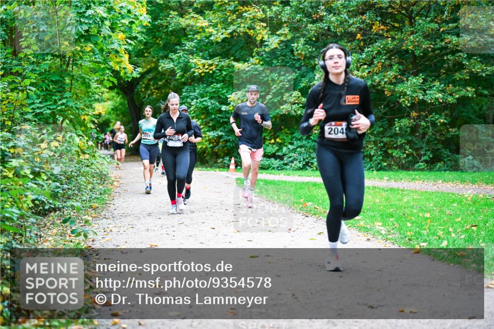 12.10.2025 - Bramfelder Halbmarathon 2025 Dr. Thomas Lammeyer http://msf.ph/oto/9354578 12.10.2025 10:50:43 Laufen 2055, 058, 204 meine-sportfotos.de
