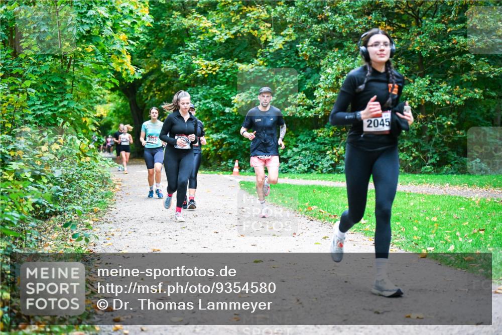 12.10.2025 - Bramfelder Halbmarathon 2025 Dr. Thomas Lammeyer http://msf.ph/oto/9354580 12.10.2025 10:50:44 Laufen 2055, 2045 meine-sportfotos.de