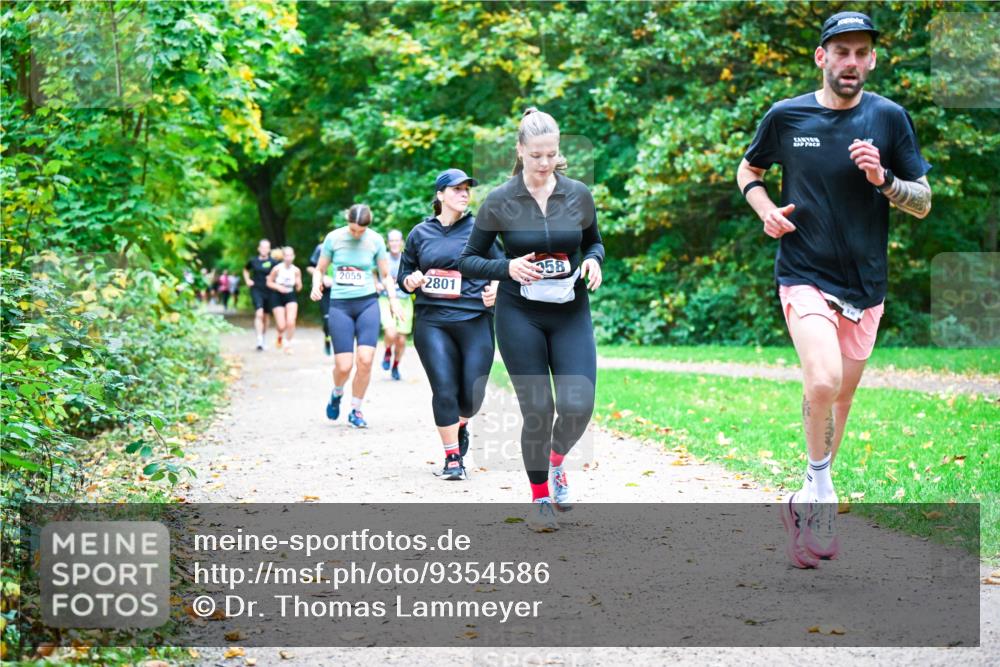 12.10.2025 - Bramfelder Halbmarathon 2025 Dr. Thomas Lammeyer http://msf.ph/oto/9354586 12.10.2025 10:50:45 Laufen 2055, 358, 2801 meine-sportfotos.de