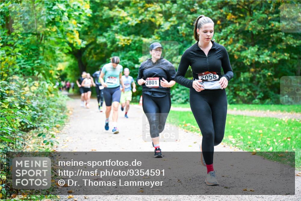12.10.2025 - Bramfelder Halbmarathon 2025 Dr. Thomas Lammeyer http://msf.ph/oto/9354591 12.10.2025 10:50:46 Laufen 2058, 2801 meine-sportfotos.de