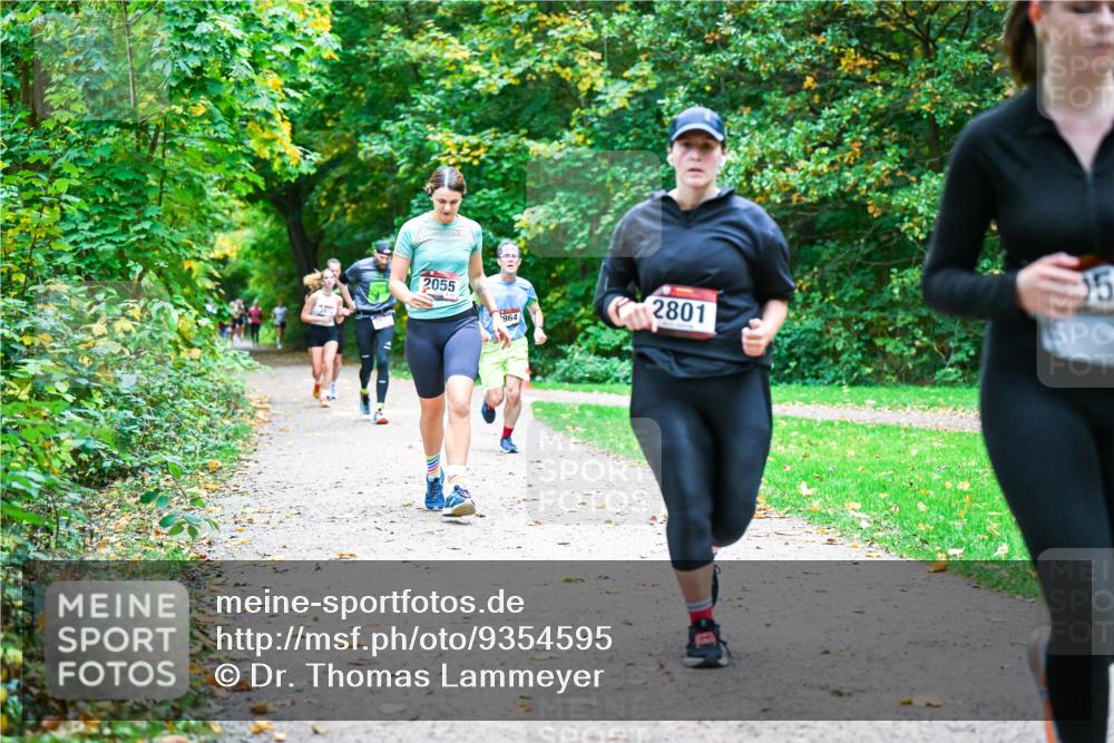 12.10.2025 - Bramfelder Halbmarathon 2025 Dr. Thomas Lammeyer http://msf.ph/oto/9354595 12.10.2025 10:50:47 Laufen 2055, 964, 55, 2801 meine-sportfotos.de
