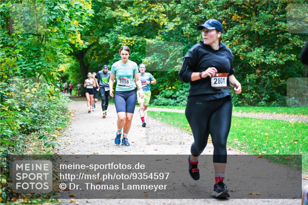 12.10.2025 - Bramfelder Halbmarathon 2025 Dr. Thomas Lammeyer http://msf.ph/oto/9354597 12.10.2025 10:50:47 Laufen 2055, 964, 2801 meine-sportfotos.de