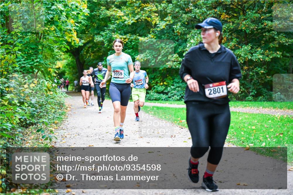 12.10.2025 - Bramfelder Halbmarathon 2025 Dr. Thomas Lammeyer http://msf.ph/oto/9354598 12.10.2025 10:50:47 Laufen 2055, 2964, 2801 meine-sportfotos.de