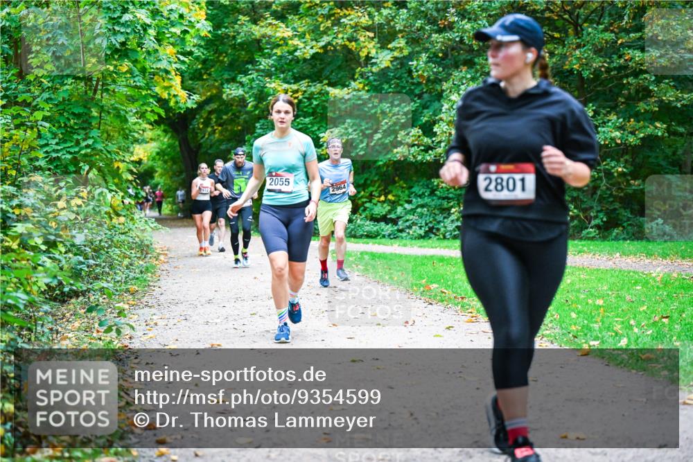 12.10.2025 - Bramfelder Halbmarathon 2025 Dr. Thomas Lammeyer http://msf.ph/oto/9354599 12.10.2025 10:50:47 Laufen 2972, 2055, 2964, 2801 meine-sportfotos.de