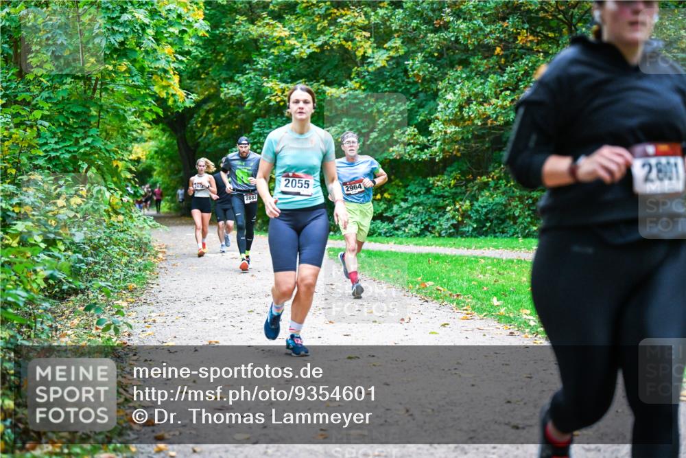 12.10.2025 - Bramfelder Halbmarathon 2025 Dr. Thomas Lammeyer http://msf.ph/oto/9354601 12.10.2025 10:50:48 Laufen 2972, 2883, 2055, 2964, 2801 meine-sportfotos.de