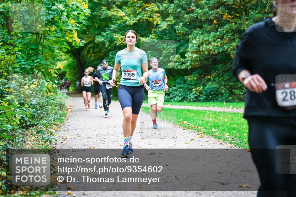 12.10.2025 - Bramfelder Halbmarathon 2025 Dr. Thomas Lammeyer http://msf.ph/oto/9354602 12.10.2025 10:50:48 Laufen 2014, 2883, 2055, 163, 2964, 28 meine-sportfotos.de