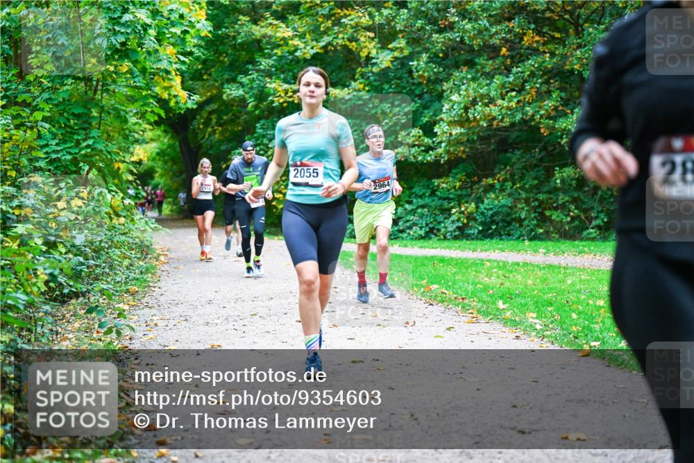 12.10.2025 - Bramfelder Halbmarathon 2025 Dr. Thomas Lammeyer http://msf.ph/oto/9354603 12.10.2025 10:50:48 Laufen 2055, 2964, 28 meine-sportfotos.de