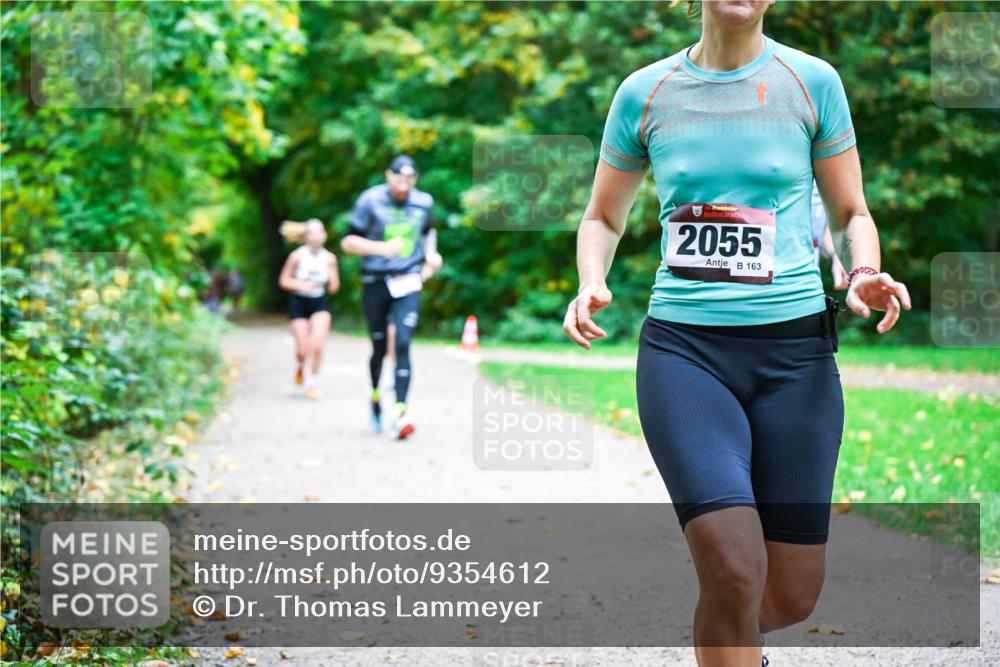 12.10.2025 - Bramfelder Halbmarathon 2025 Dr. Thomas Lammeyer http://msf.ph/oto/9354612 12.10.2025 10:50:50 Laufen 2055, 163 meine-sportfotos.de