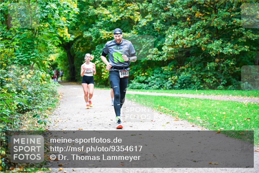 12.10.2025 - Bramfelder Halbmarathon 2025 Dr. Thomas Lammeyer http://msf.ph/oto/9354617 12.10.2025 10:50:51 Laufen 202, 2972, 2883 meine-sportfotos.de