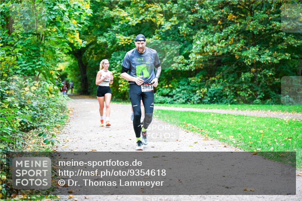 12.10.2025 - Bramfelder Halbmarathon 2025 Dr. Thomas Lammeyer http://msf.ph/oto/9354618 12.10.2025 10:50:51 Laufen 2025, 2883 meine-sportfotos.de