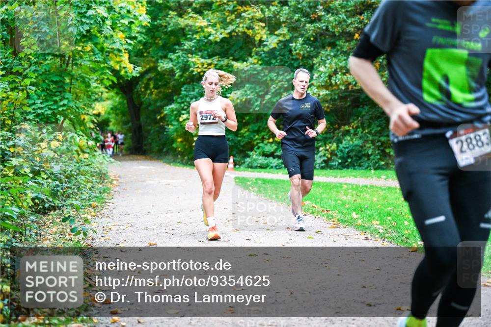 12.10.2025 - Bramfelder Halbmarathon 2025 Dr. Thomas Lammeyer http://msf.ph/oto/9354625 12.10.2025 10:50:53 Laufen 2972, 2883 meine-sportfotos.de