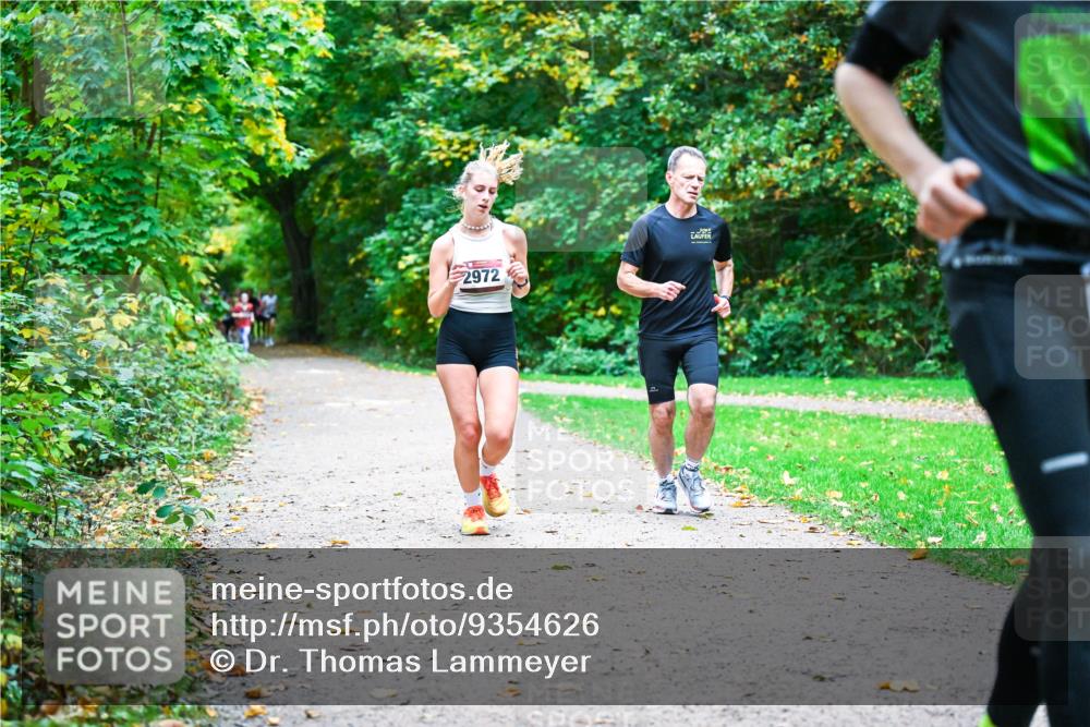 12.10.2025 - Bramfelder Halbmarathon 2025 Dr. Thomas Lammeyer http://msf.ph/oto/9354626 12.10.2025 10:50:53 Laufen 2972 meine-sportfotos.de