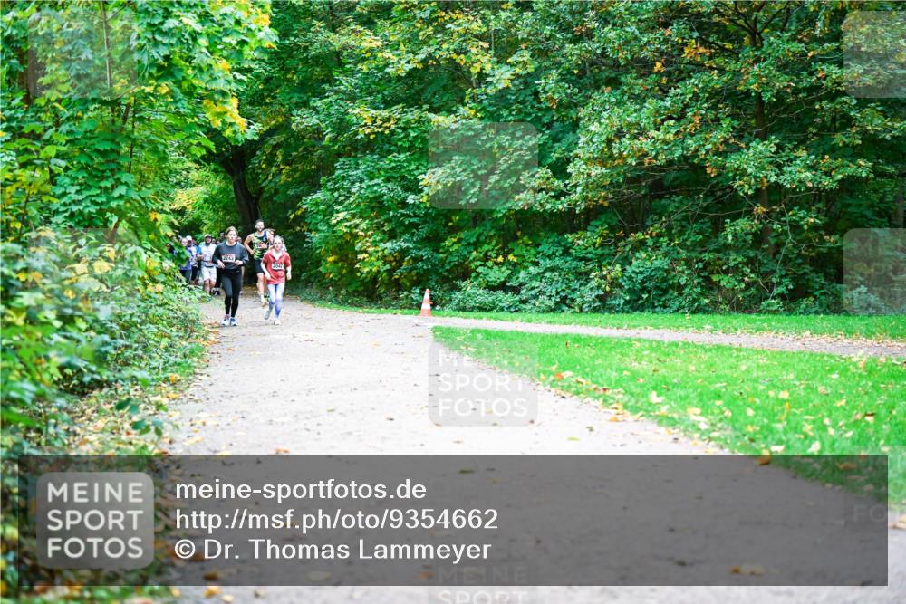 12.10.2025 - Bramfelder Halbmarathon 2025 Dr. Thomas Lammeyer http://msf.ph/oto/9354662 12.10.2025 10:51:00 Laufen 2243, 2042 meine-sportfotos.de