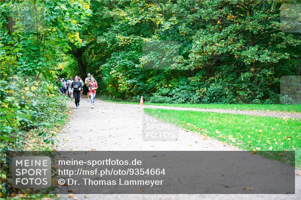 12.10.2025 - Bramfelder Halbmarathon 2025 Dr. Thomas Lammeyer http://msf.ph/oto/9354664 12.10.2025 10:51:00 Laufen 2243 meine-sportfotos.de