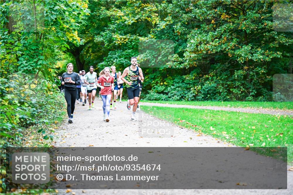 12.10.2025 - Bramfelder Halbmarathon 2025 Dr. Thomas Lammeyer http://msf.ph/oto/9354674 12.10.2025 10:51:06 Laufen 2242, 25262751, 2042, 2962 meine-sportfotos.de