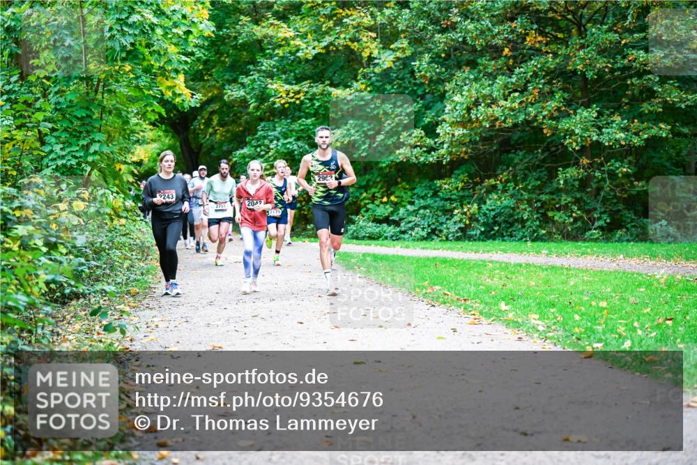12.10.2025 - Bramfelder Halbmarathon 2025 Dr. Thomas Lammeyer http://msf.ph/oto/9354676 12.10.2025 10:51:06 Laufen 2243, 2751, 2042, 2175, 2962 meine-sportfotos.de