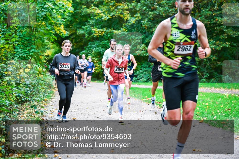 12.10.2025 - Bramfelder Halbmarathon 2025 Dr. Thomas Lammeyer http://msf.ph/oto/9354693 12.10.2025 10:51:09 Laufen 2243, 2042, 2962, 19 meine-sportfotos.de