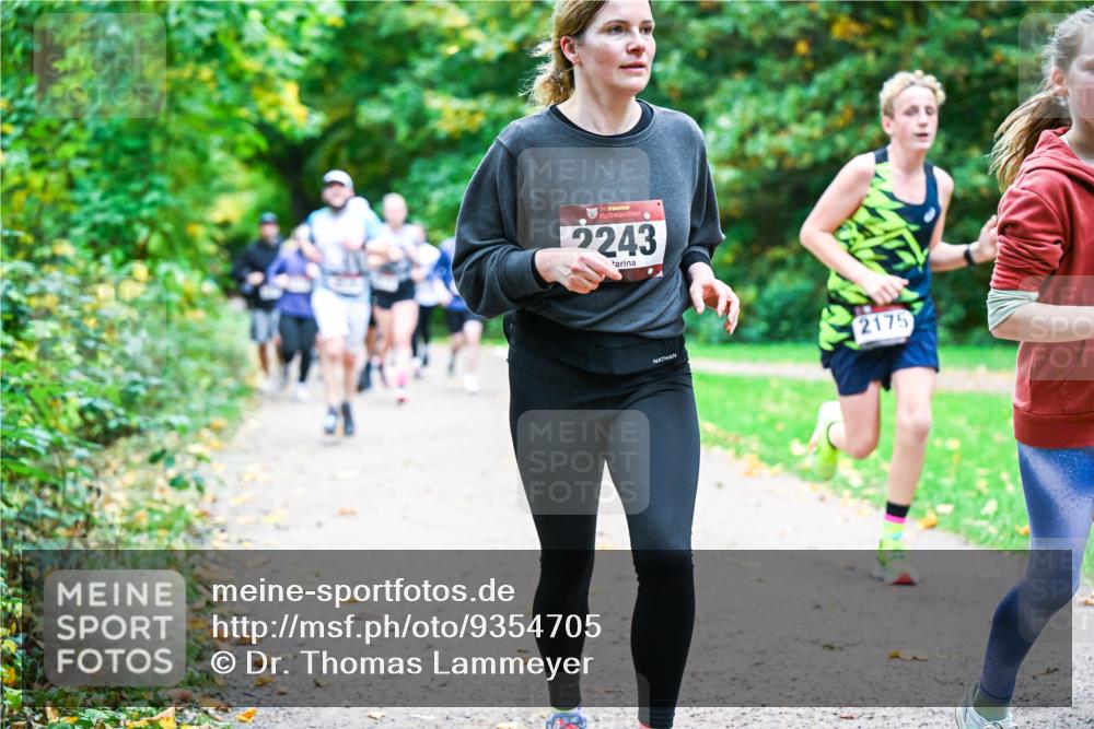 12.10.2025 - Bramfelder Halbmarathon 2025 Dr. Thomas Lammeyer http://msf.ph/oto/9354705 12.10.2025 10:51:10 Laufen 2243, 2175 meine-sportfotos.de