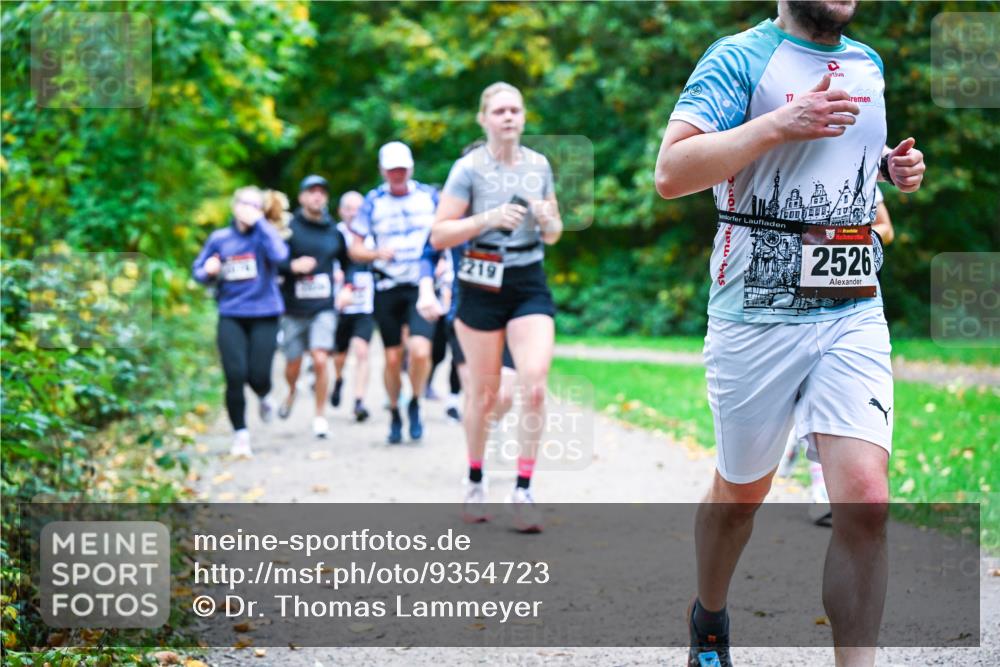 12.10.2025 - Bramfelder Halbmarathon 2025 Dr. Thomas Lammeyer http://msf.ph/oto/9354723 12.10.2025 10:51:14 Laufen 219, 17, 2526 meine-sportfotos.de