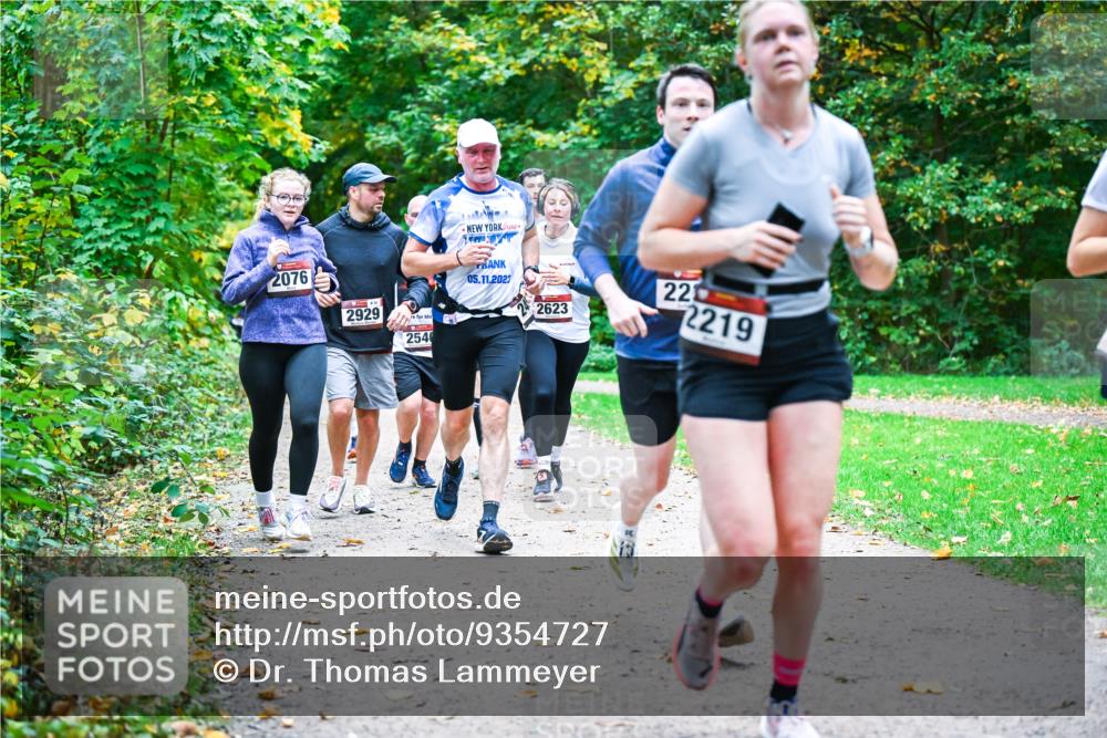 12.10.2025 - Bramfelder Halbmarathon 2025 Dr. Thomas Lammeyer http://msf.ph/oto/9354727 12.10.2025 10:51:14 Laufen 2076, 2929, 2540, 05, 11, 2023, 22623, 220, 2219 meine-sportfotos.de